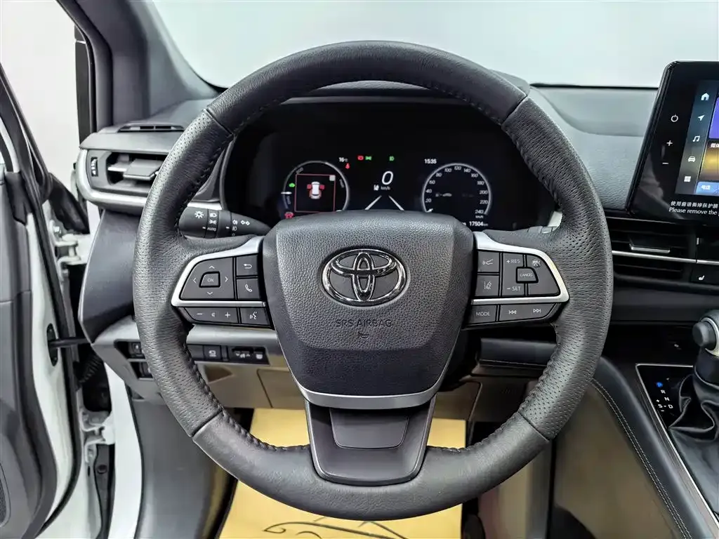 Toyota Granvia — фото 6