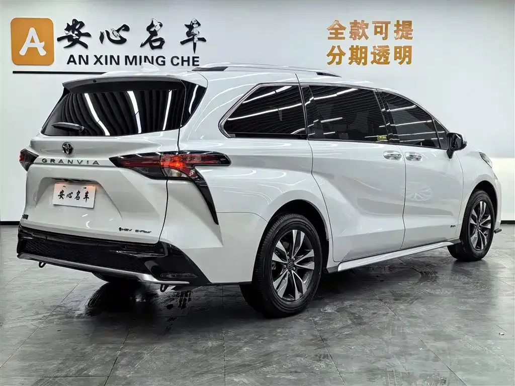 Toyota Granvia — фото 10