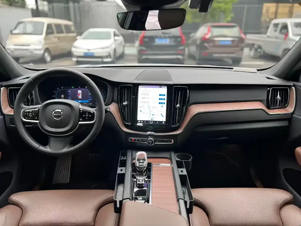 Volvo XC60 2024 из CN, фото 7