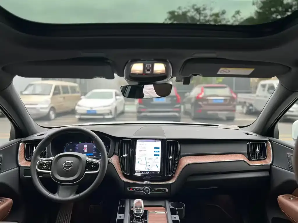 Volvo XC60 2024 из CN, фото 8