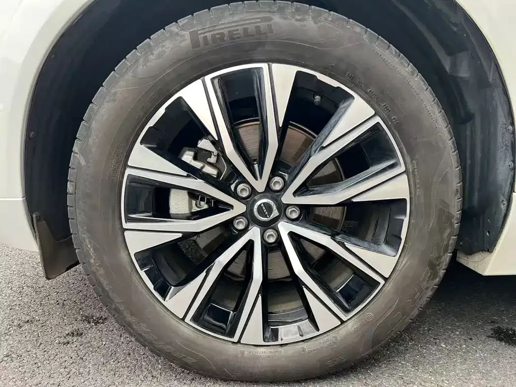 Volvo XC60 2024 из CN, фото 6