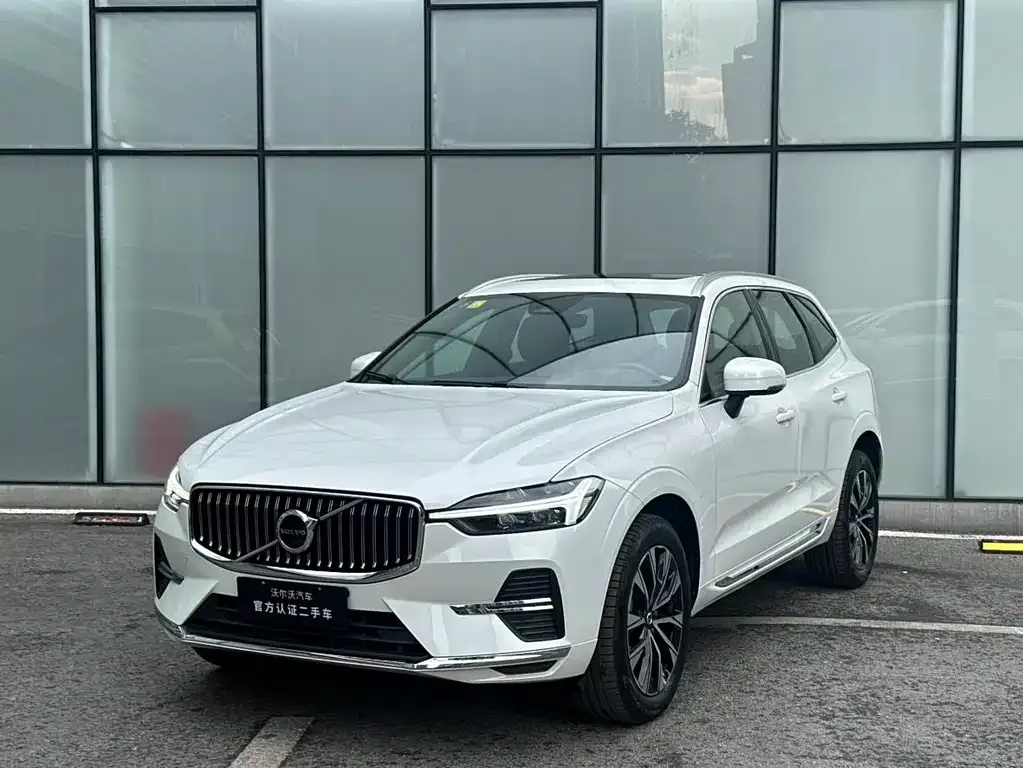 Volvo XC60 — фото 1