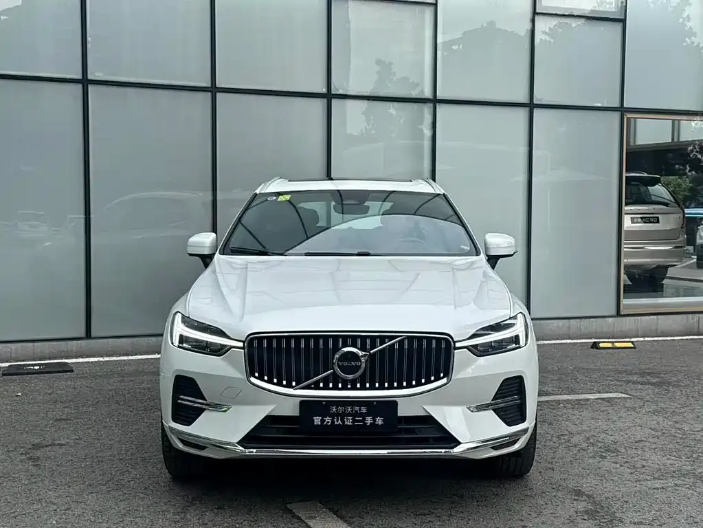 Volvo XC60 — фото 5