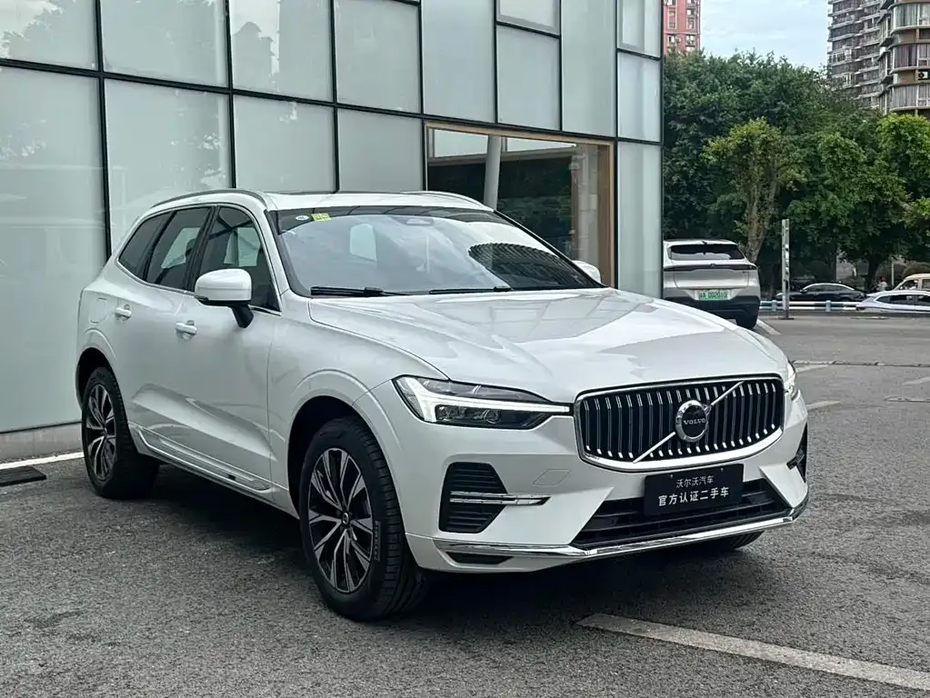 Volvo XC60 — фото 9