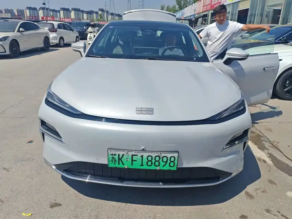 Geely Galaxy Xingyao 8 2025 из CN, фото 4