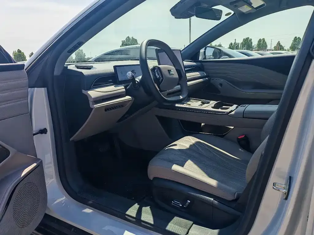 Geely Galaxy Xingyao 8 2025 из CN, фото 3