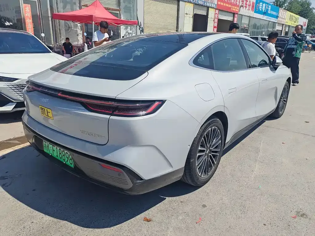 Geely Galaxy Xingyao 8 2025 из CN, фото 9