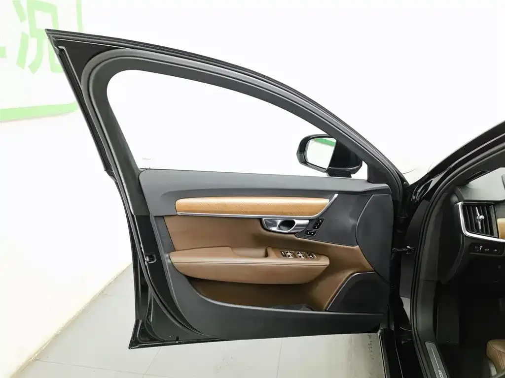 Volvo S90 PHEV 2021 из CN, фото 5