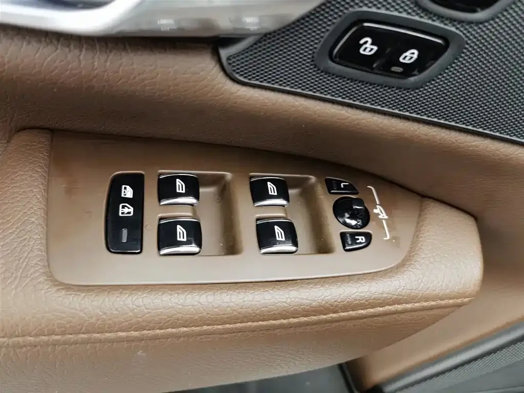 Volvo S90 PHEV 2021 из CN, фото 9