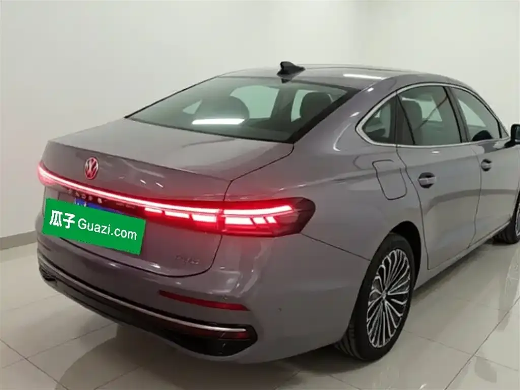 Volkswagen Passat — фото 2