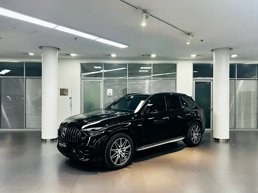 Mercedes-Benz GLC AMG — фото 1