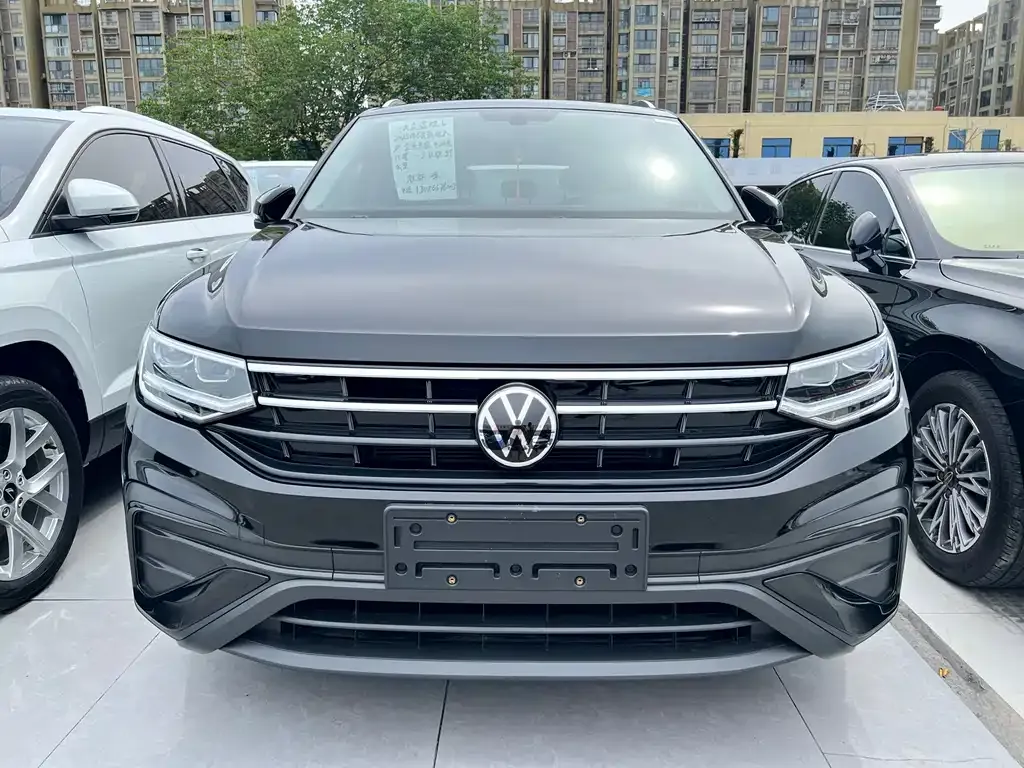 Volkswagen Tiguan L — фото 7