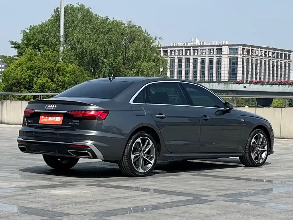 Audi A4L — фото 10