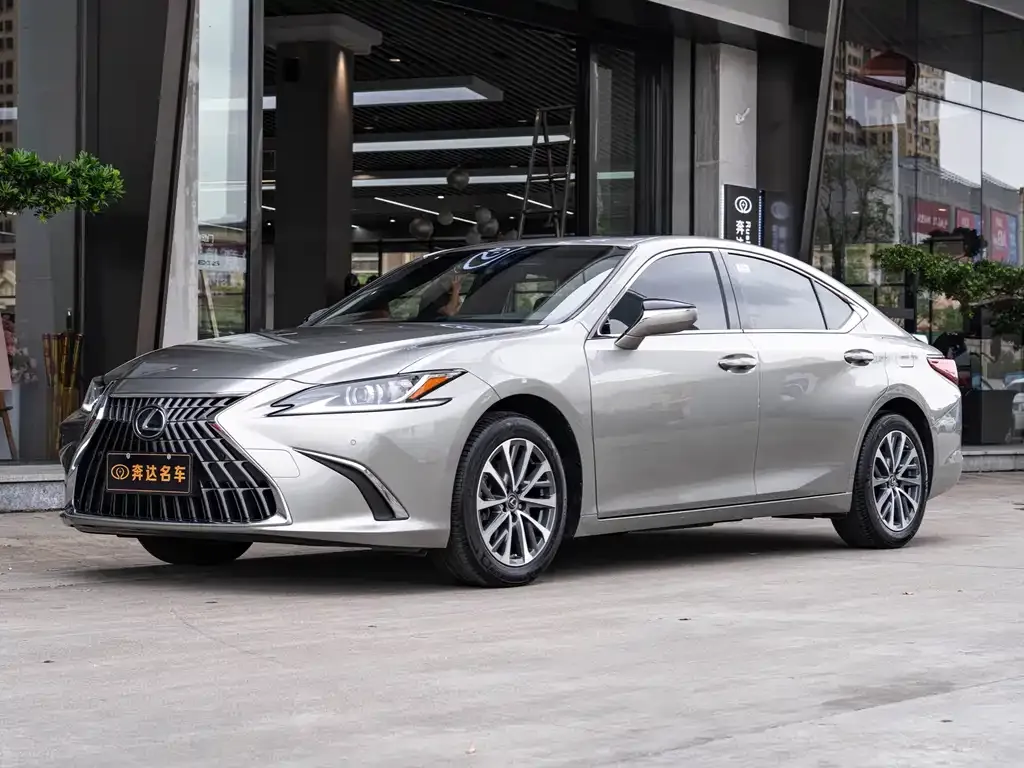 Lexus ES — фото 1