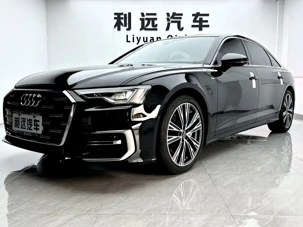 Audi A6L — фото 1