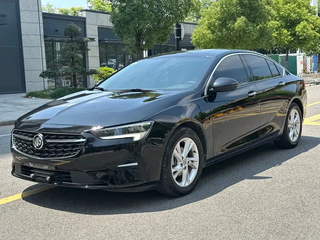 Buick Regal — фото 1