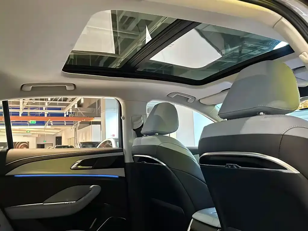 Hongqi H5 PHEV 2025 из CN, фото 3