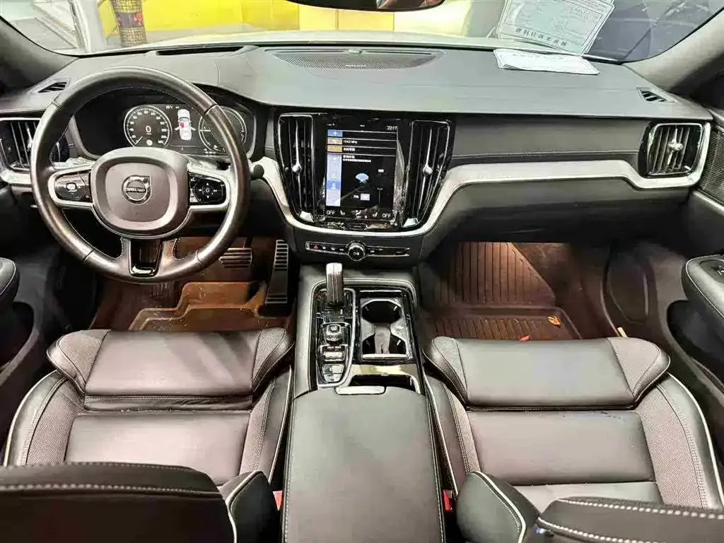 Volvo S60 PHEV 2021 из CN, фото 6