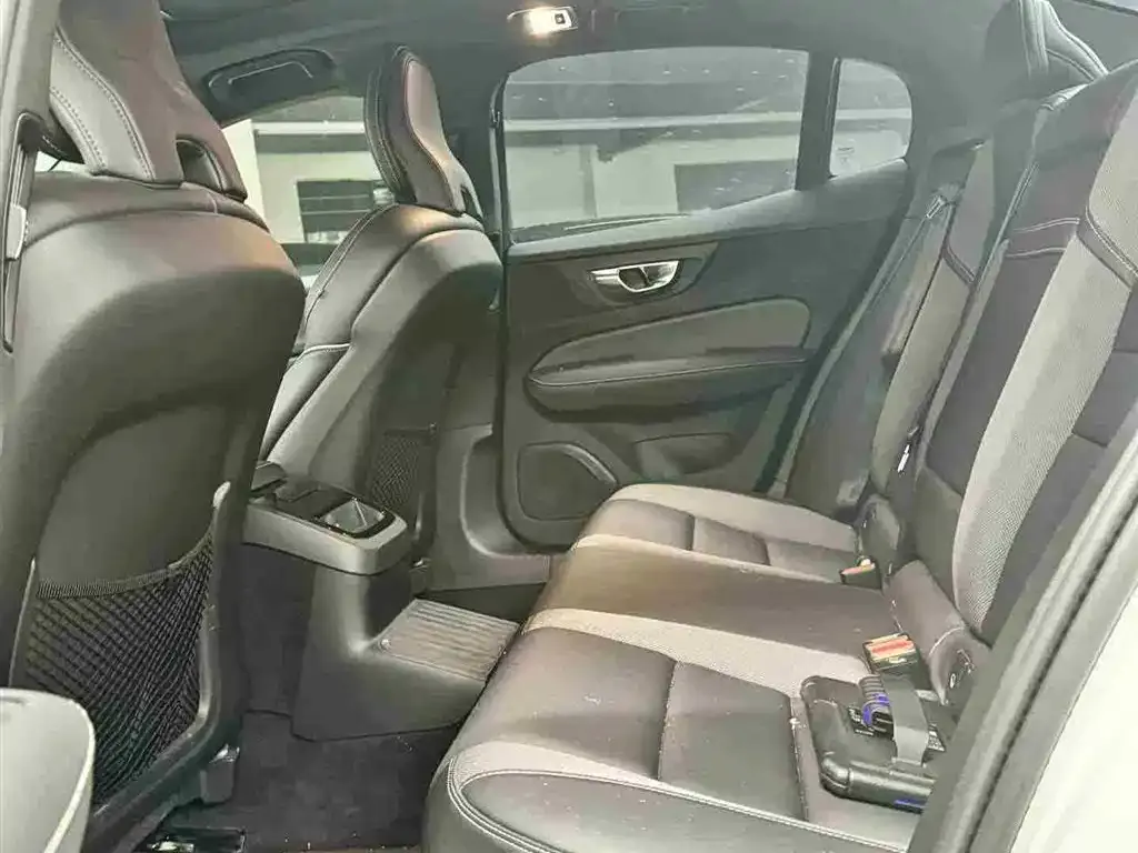 Volvo S60 PHEV 2021 из CN, фото 3