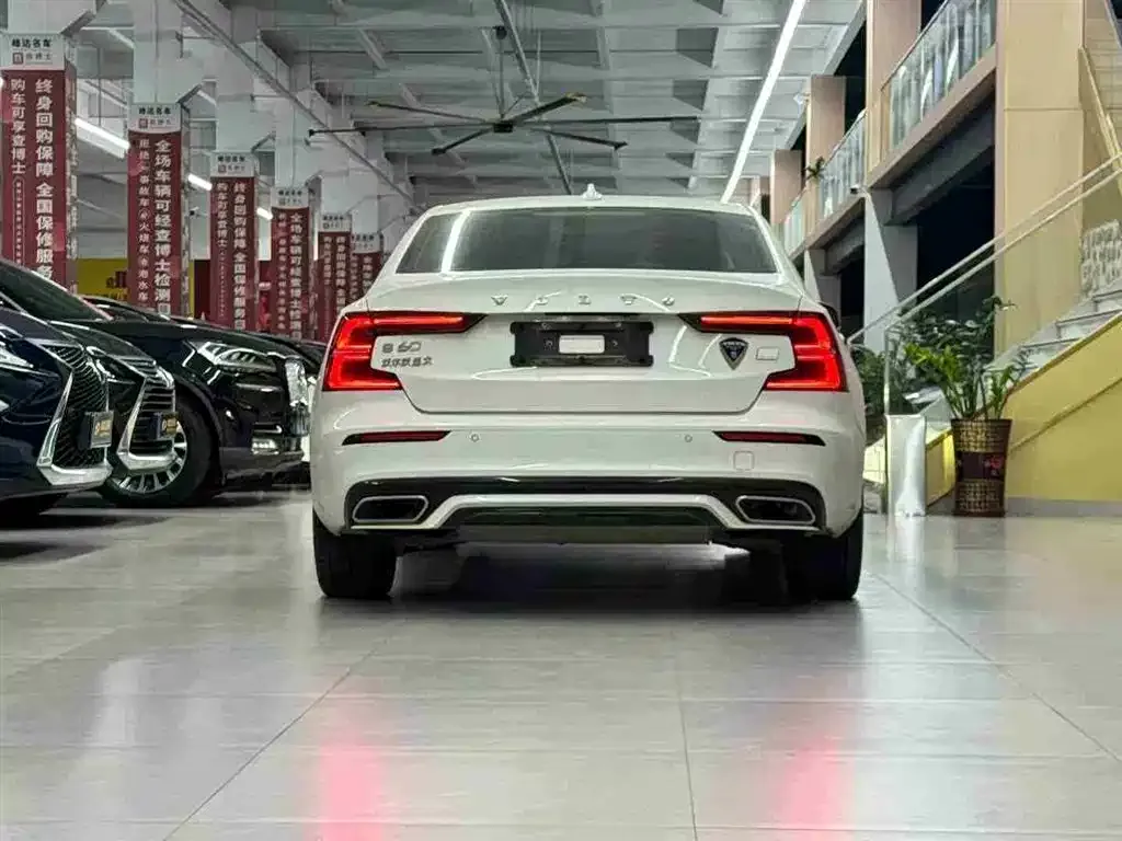 Volvo S60 PHEV 2021 из CN, фото 8