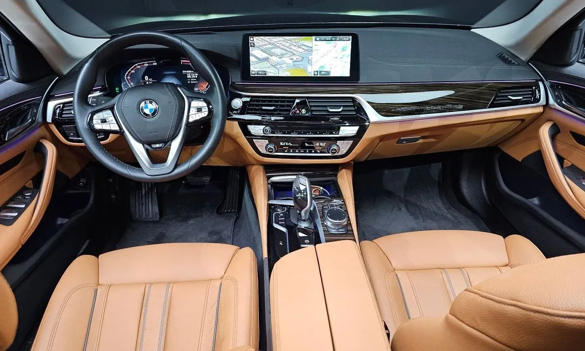 BMW 5-Series — фото 10