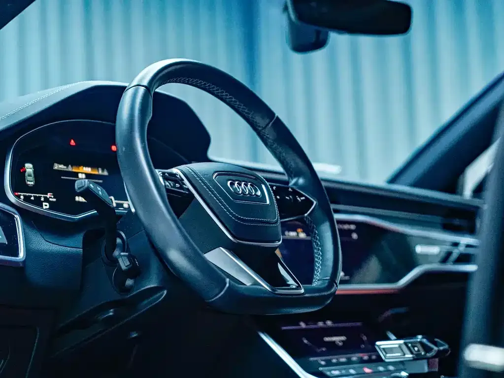 Audi A7L — фото 9