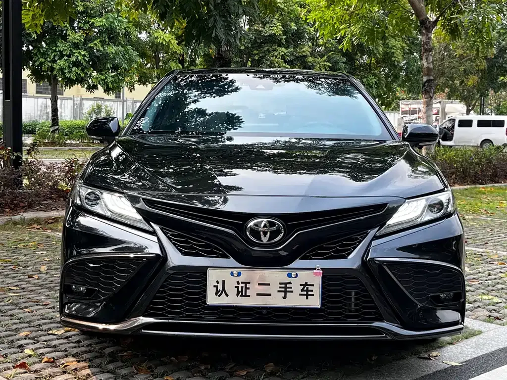 Toyota Camry — фото 10