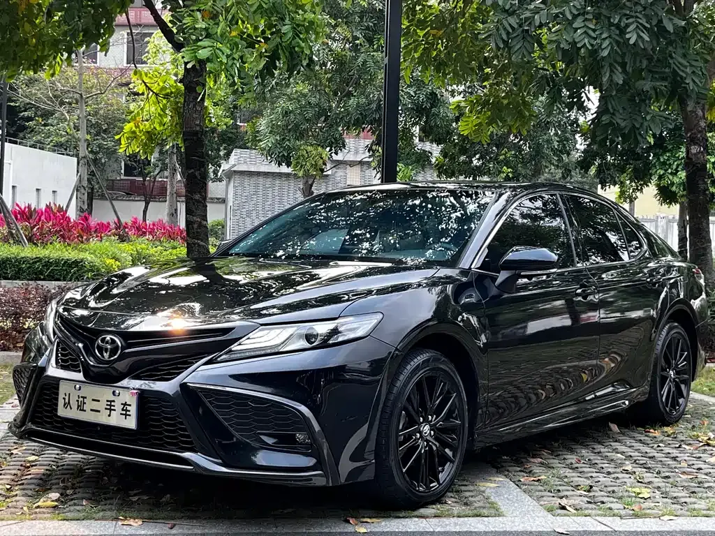 Toyota Camry — фото 9