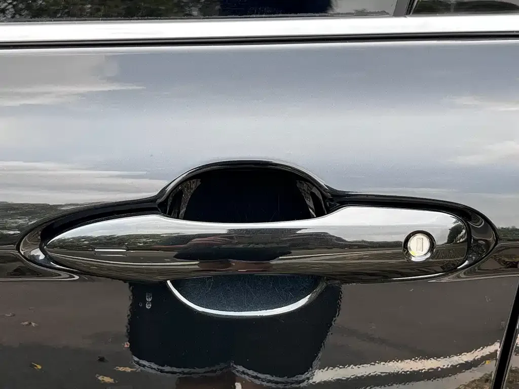 Toyota Camry — фото 2