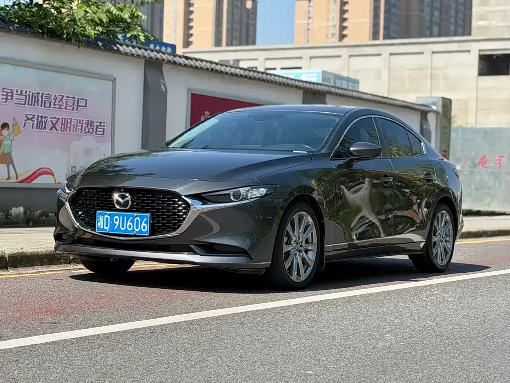 Mazda 3 Axela — фото 1