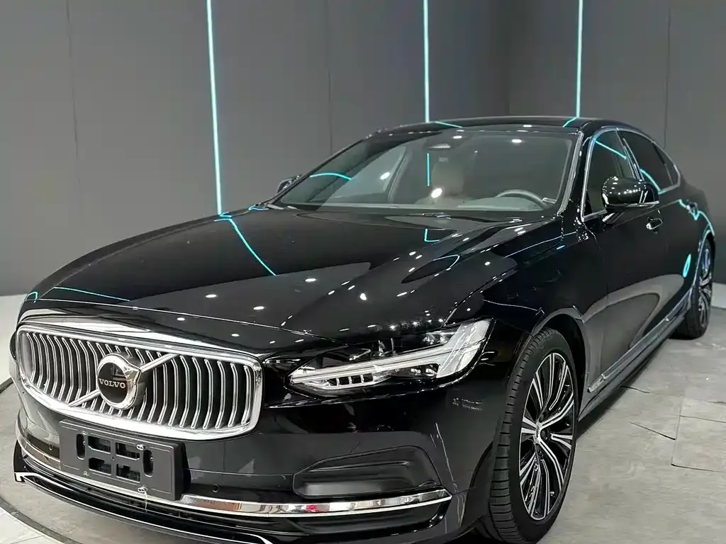 Volvo S90 — фото 1
