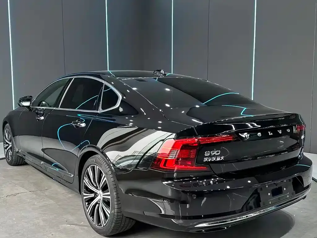 Volvo S90 — фото 10