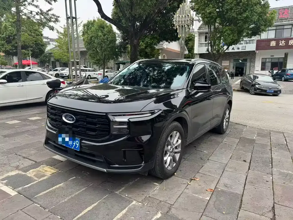Ford Edge — фото 1
