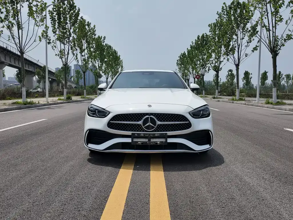 Mercedes-Benz C-Class — фото 1
