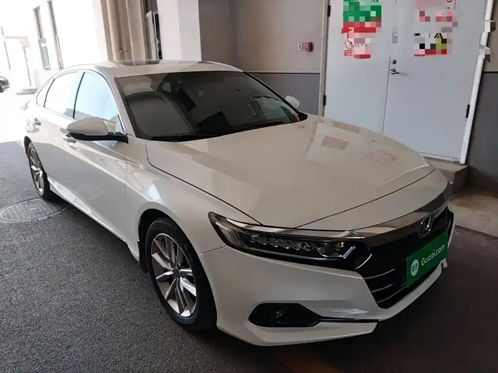 Honda Accord — фото 8