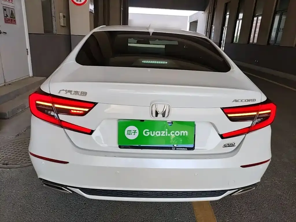 Honda Accord — фото 10