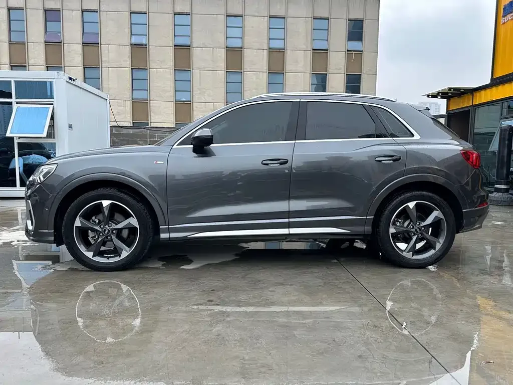 Audi Q3 — фото 10