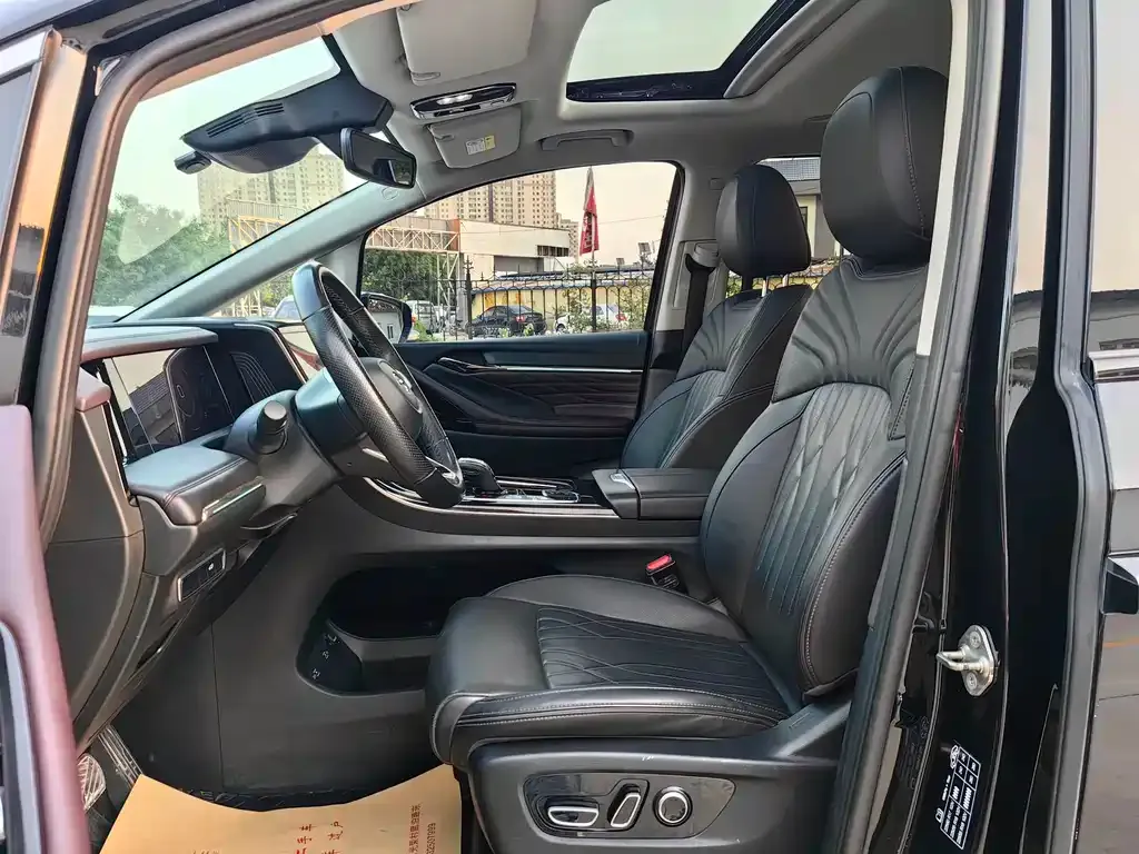 GAC Motor Trumpchi M8 — фото 10