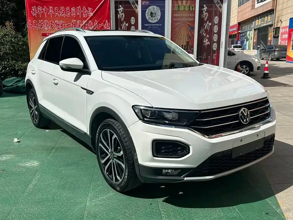 Volkswagen T-Roc — фото 6