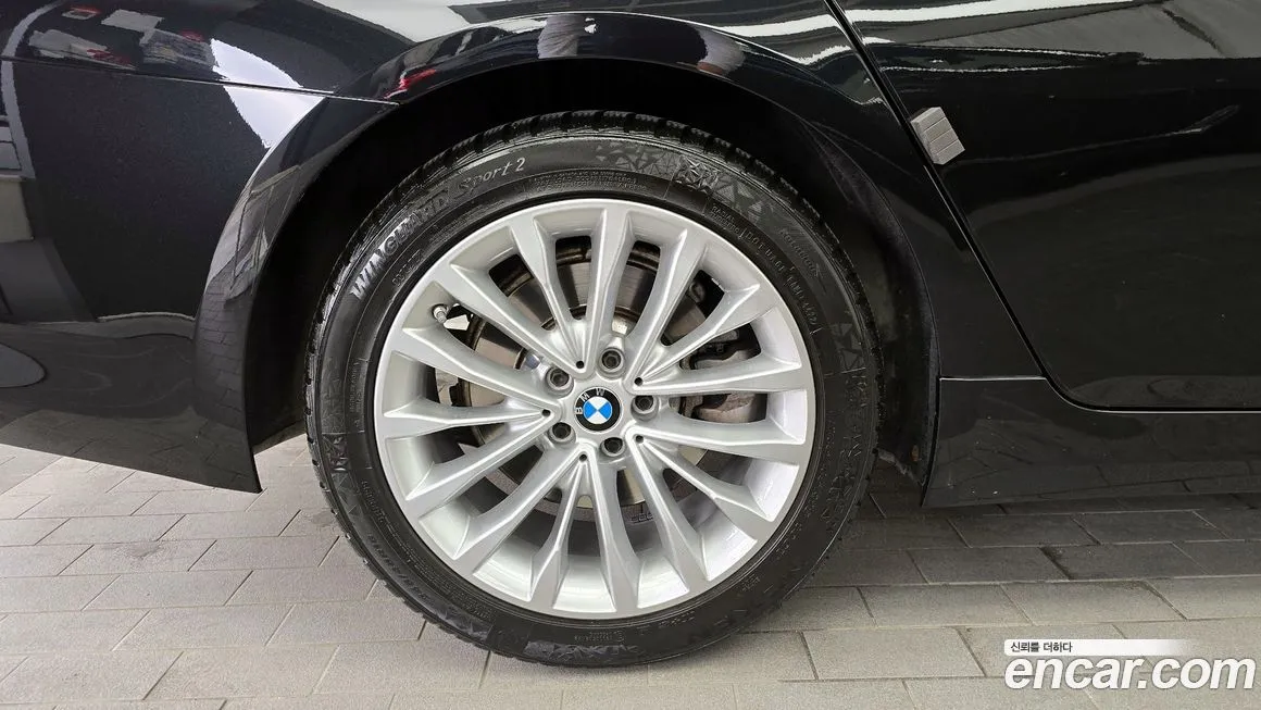 BMW 5-Series — фото 10