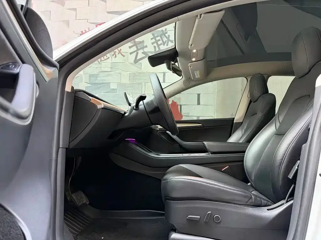 Tesla Model Y — фото 7