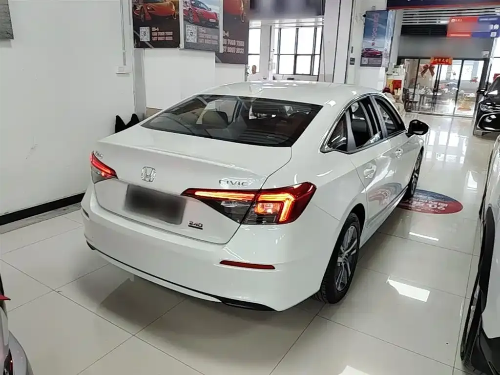 Honda Civic — фото 10