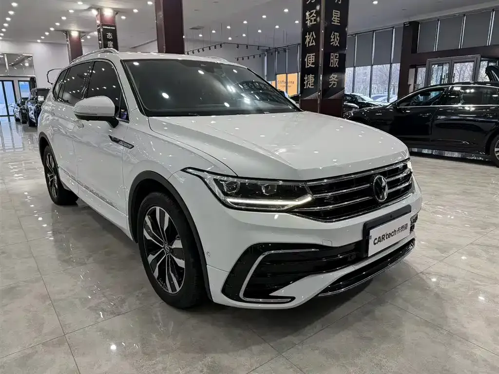 Volkswagen Tiguan L — фото 9