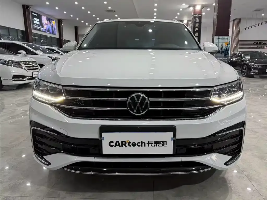 Volkswagen Tiguan L — фото 6