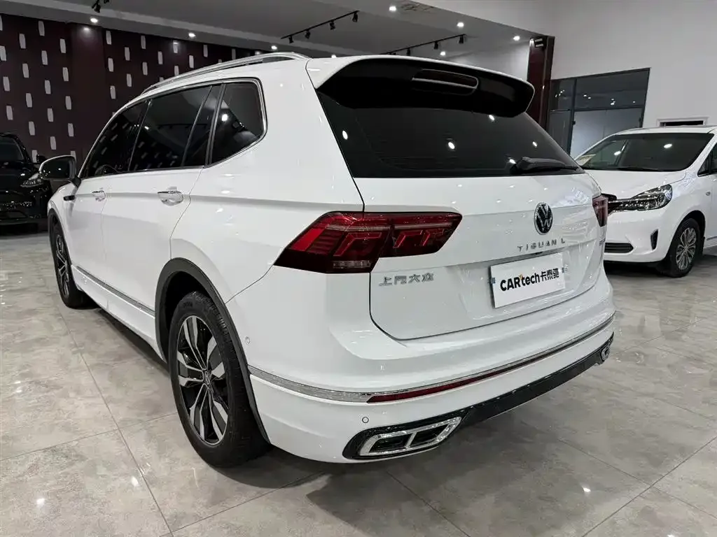 Volkswagen Tiguan L — фото 8