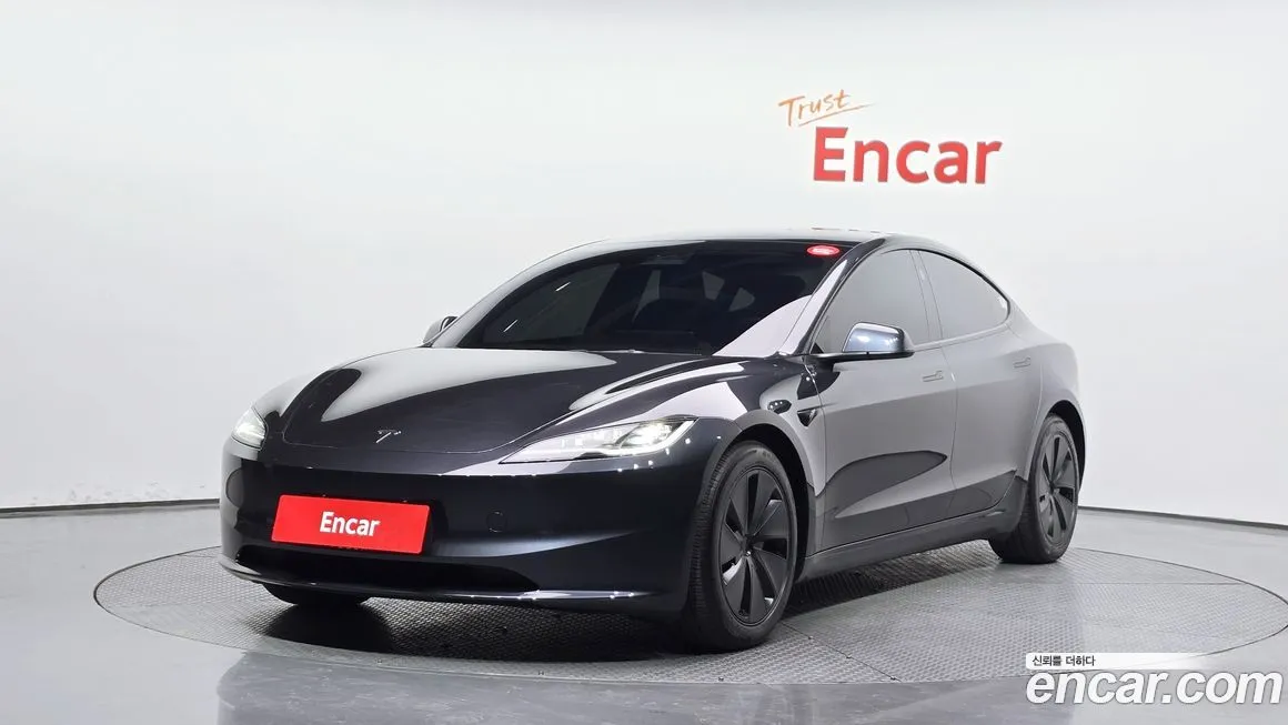 Tesla Model 3 — фото 1