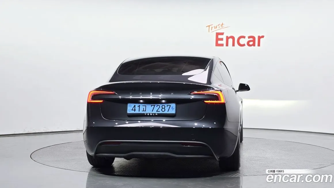 Tesla Model 3 — фото 7