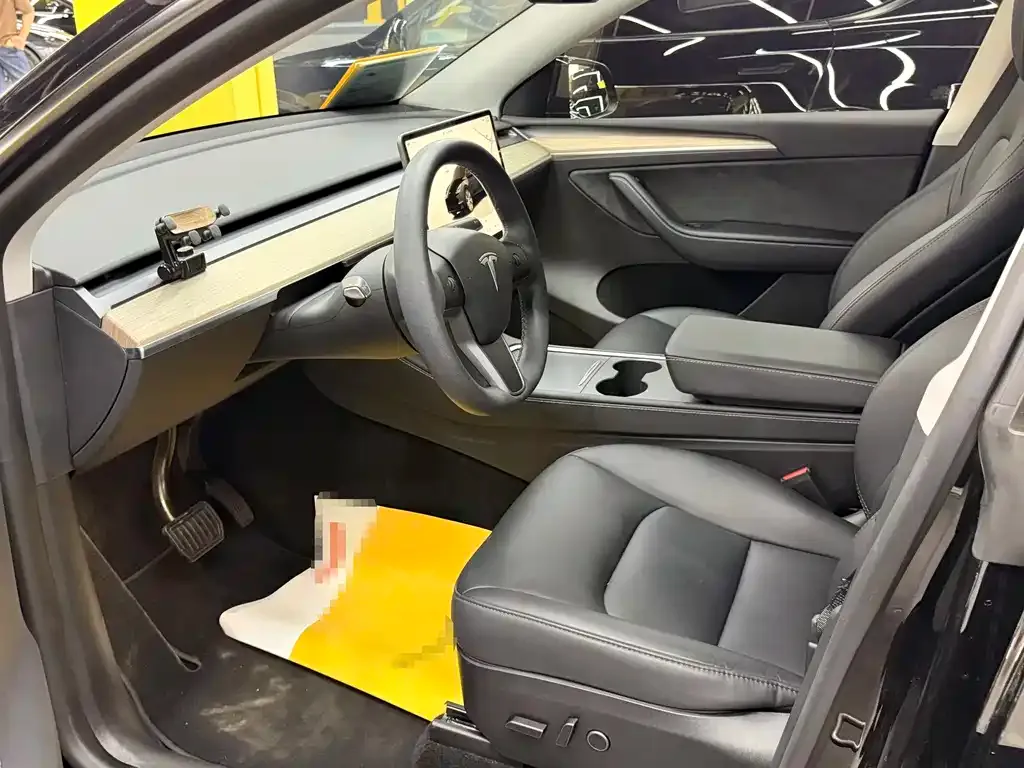Tesla Model Y — фото 4