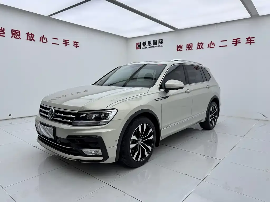 Volkswagen Tiguan L — фото 1