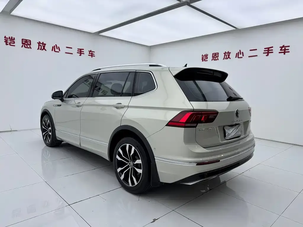 Volkswagen Tiguan L — фото 3